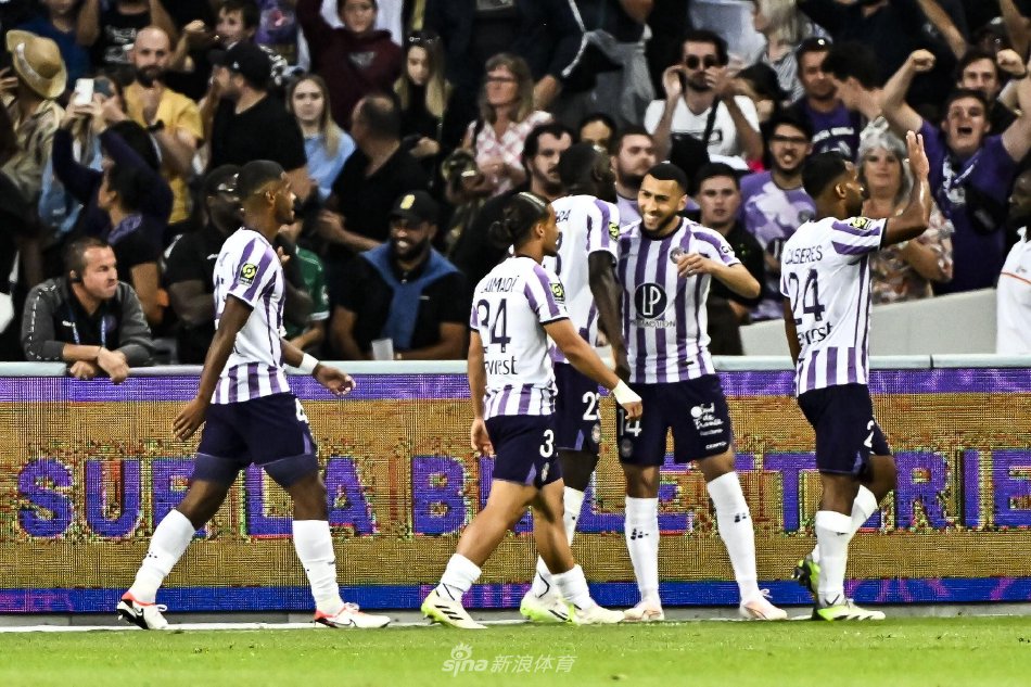 了两队球员 了两队球员