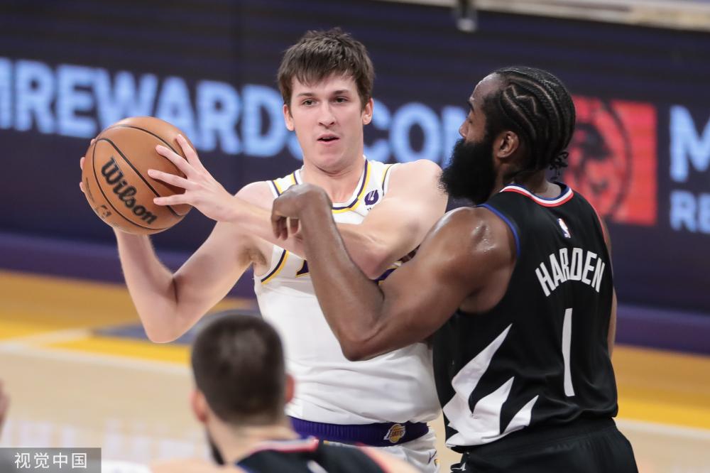 勒沃库森欧冠名单：巴斯克斯、埃切韦里等13位新援入选