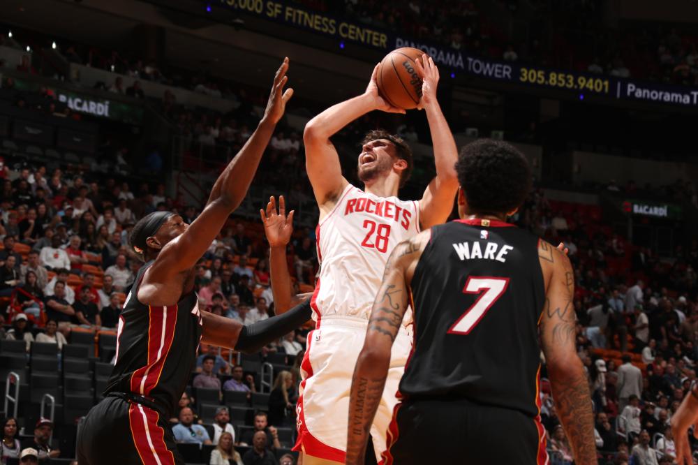 涌让人目不 涌让人目不