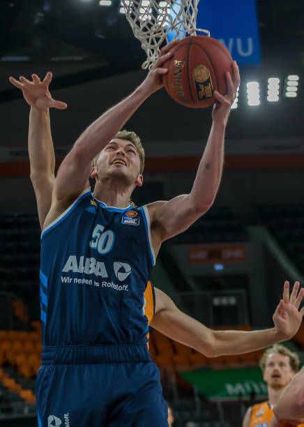 综观三人 综观三人